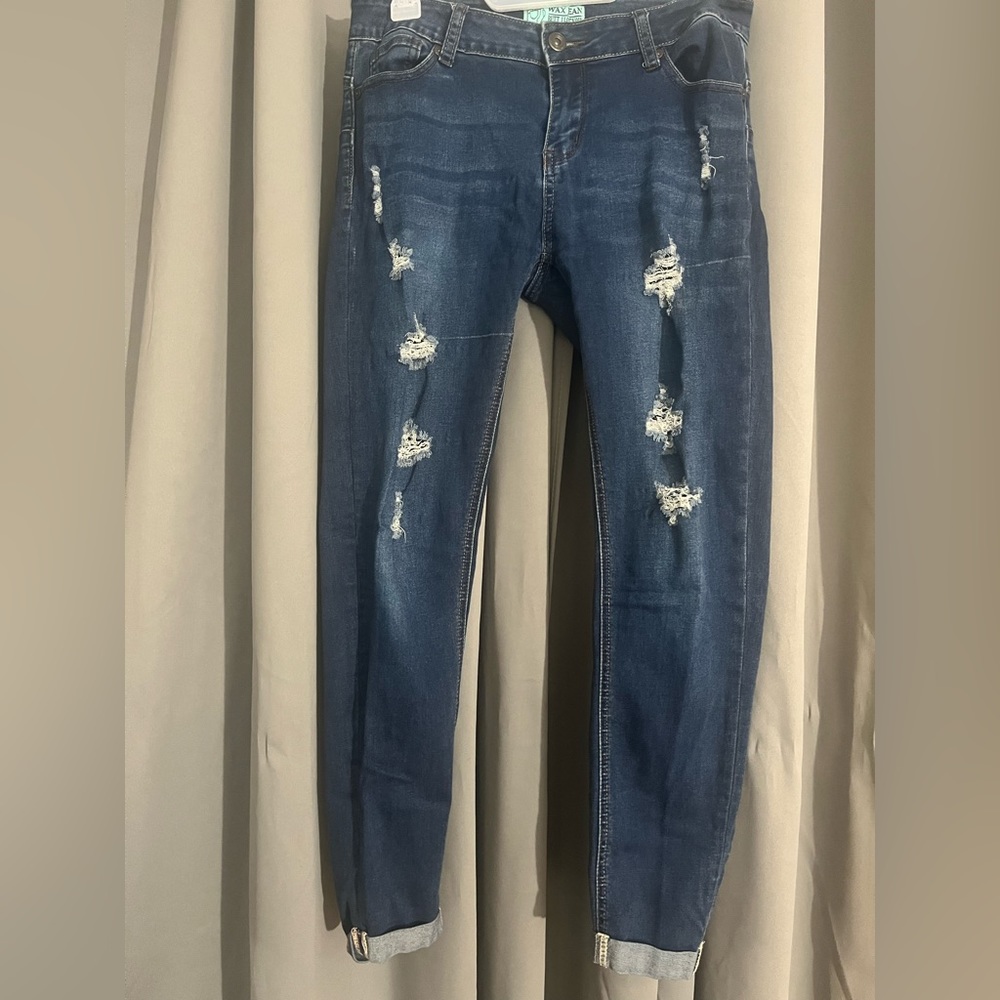 Blue jeans low rise I believe it’s a size 7